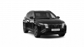 Schwarzer Hyundai Kompakt-SUV in Frontansicht vor neutralem Hintergrund geparkt