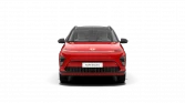 Roter Hyundai Elektro-SUV frontal vor schwarzem Hintergrund, moderne und markante Fahrzeuggestaltung