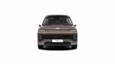 Hyundai SUV in Braun frontal vor schwarzem Hintergrund, modernes Design mit LED-Lichtband und robustem Auftritt
