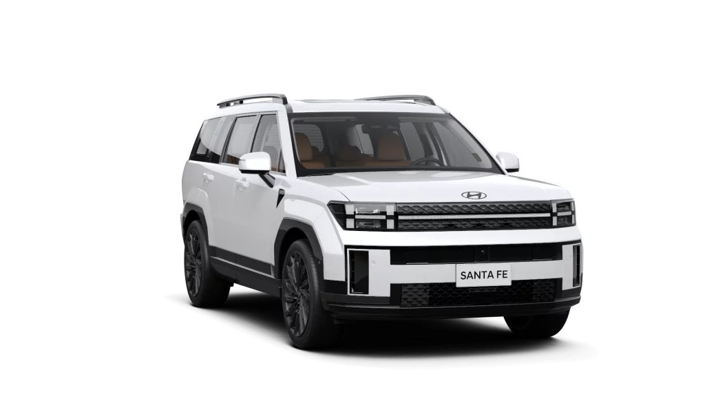 Weißer Hyundai SUV in vorderer Dreiviertelansicht rechts vor schwarzem Studiohintergrund