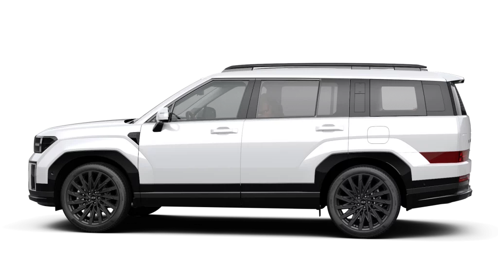 Weißer, zweifarbiger SUV Seitenansicht vor schwarzem Studiohintergrund