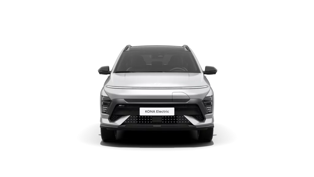 Silberner Hyundai Elektro-SUV frontal vor schwarzem Hintergrund