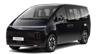 Schwarzer Hyundai Van in Drei‑Viertel‑Frontansicht vor weißem Studiohintergrund