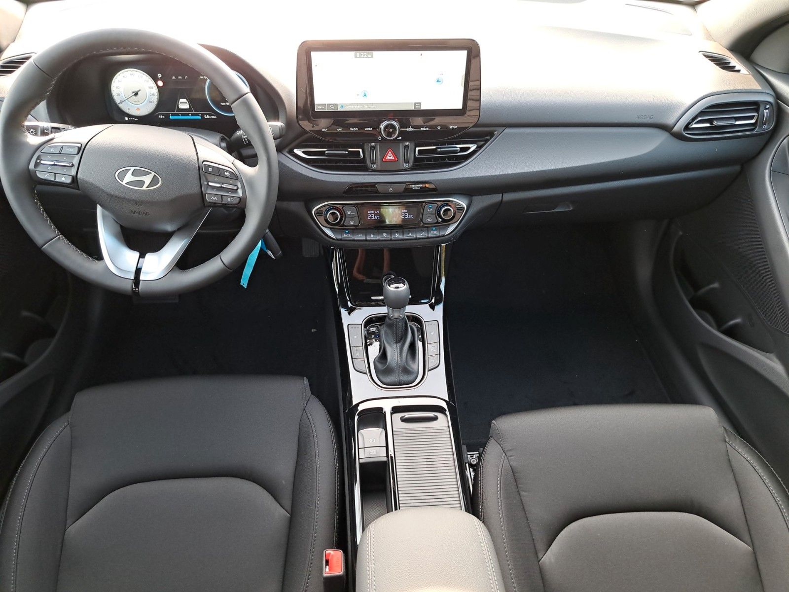 Fahrzeugabbildung Hyundai i30 Advantage Automatik Modelljahr 25 100PS