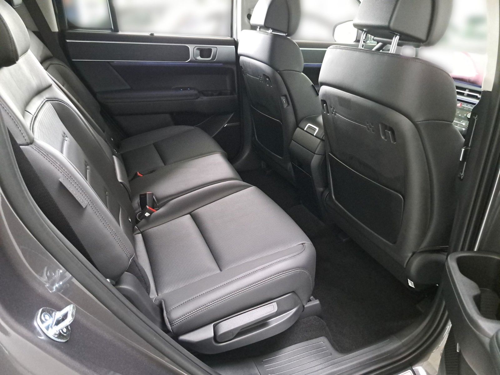 Fahrzeugabbildung Hyundai Santa Fe 1.6 T-GDI Hybrid 158 kW 4WD Intro