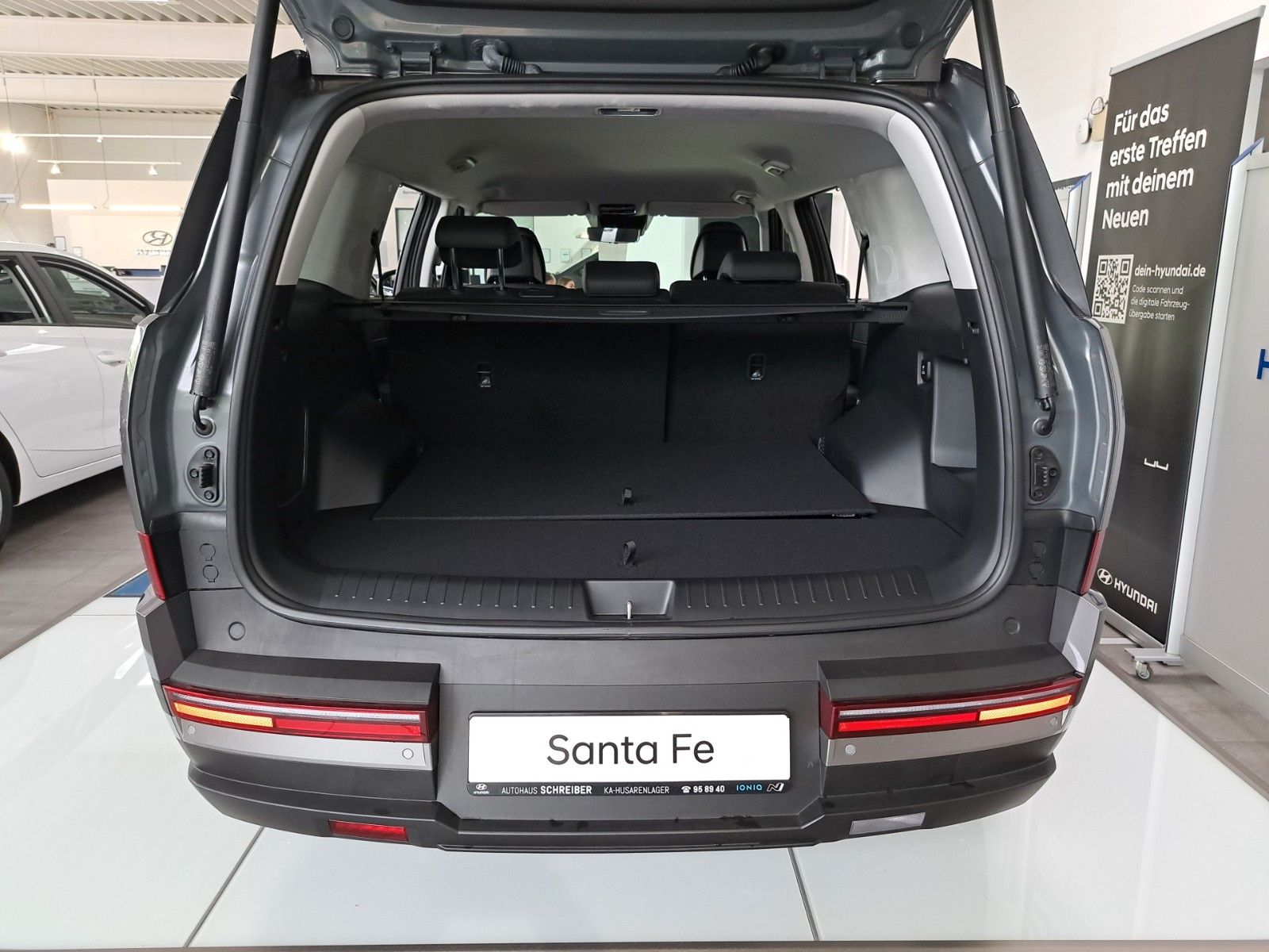 Fahrzeugabbildung Hyundai Santa Fe 1.6 T-GDI Hybrid 158 kW 4WD Intro