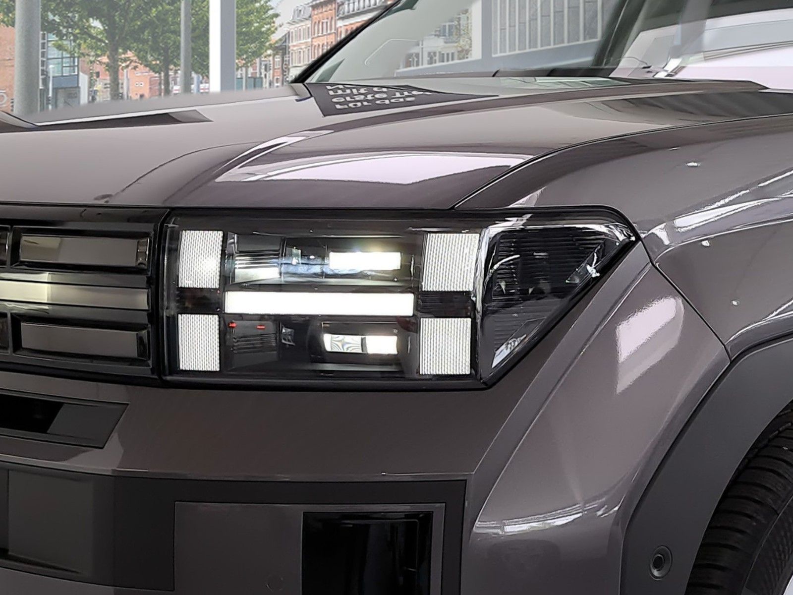 Fahrzeugabbildung Hyundai Santa Fe 1.6 T-GDI Hybrid 158 kW 4WD Intro