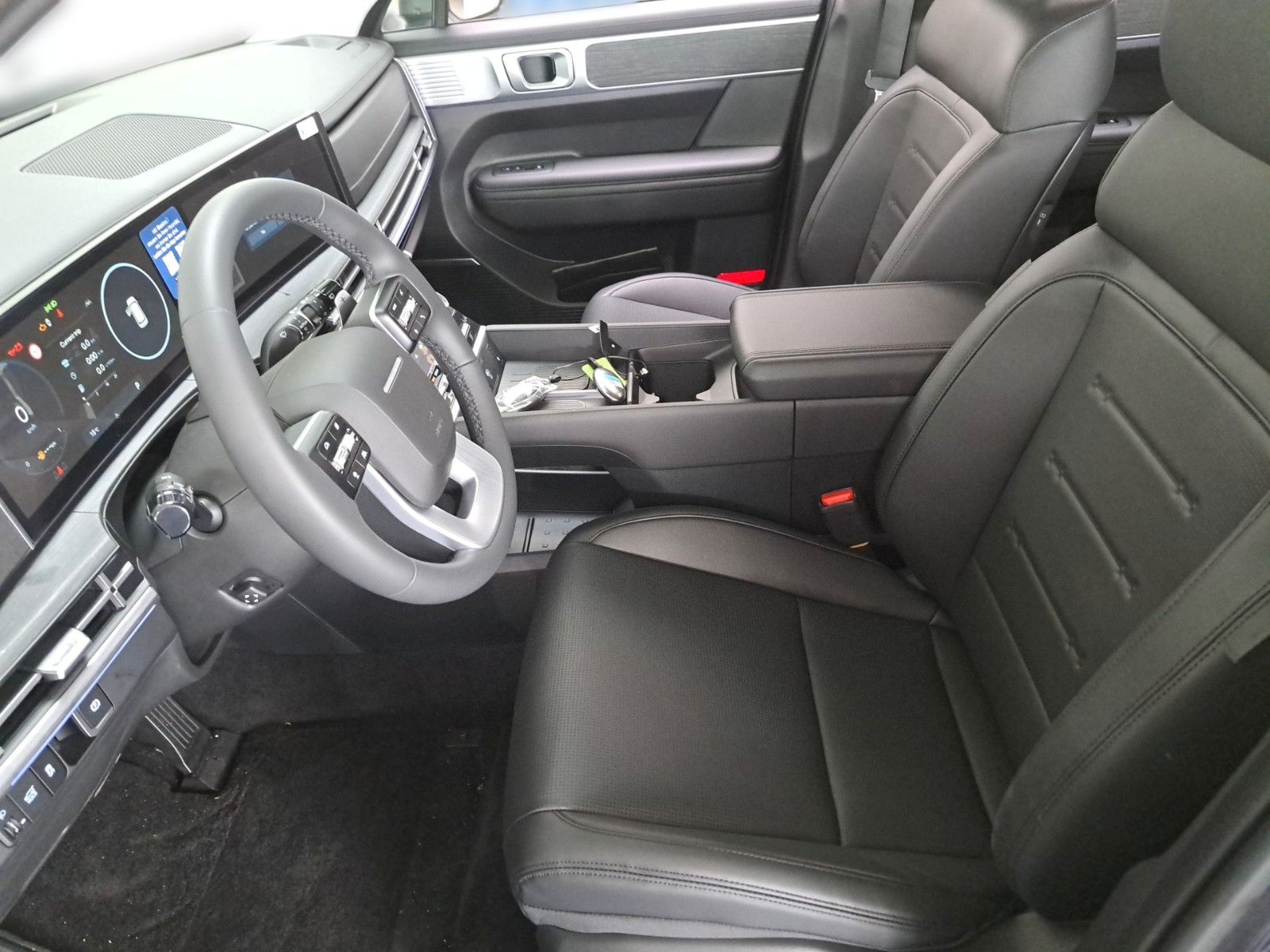 Fahrzeugabbildung Hyundai Santa Fe 1.6 T-GDI Hybrid 158 kW 4WD Intro