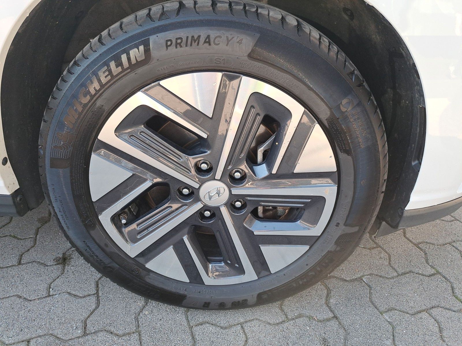 Fahrzeugabbildung Hyundai KONA Elektro
