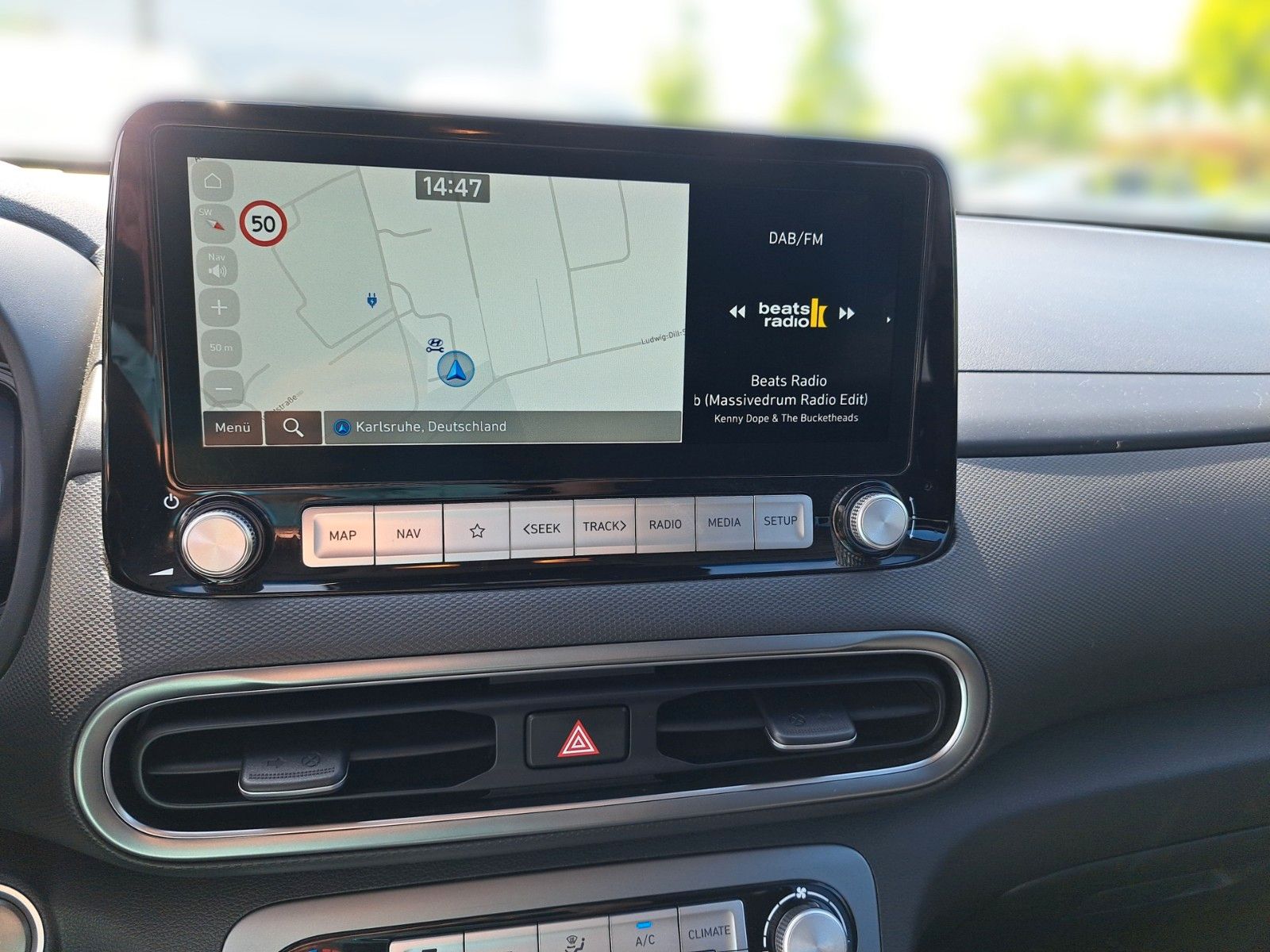 Fahrzeugabbildung Hyundai KONA Elektro 150KW / Wärmepumpe/Navi