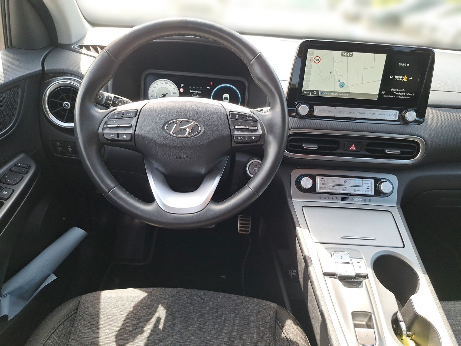 Fahrzeugabbildung Hyundai KONA Elektro 150KW / Wärmepumpe/Navi