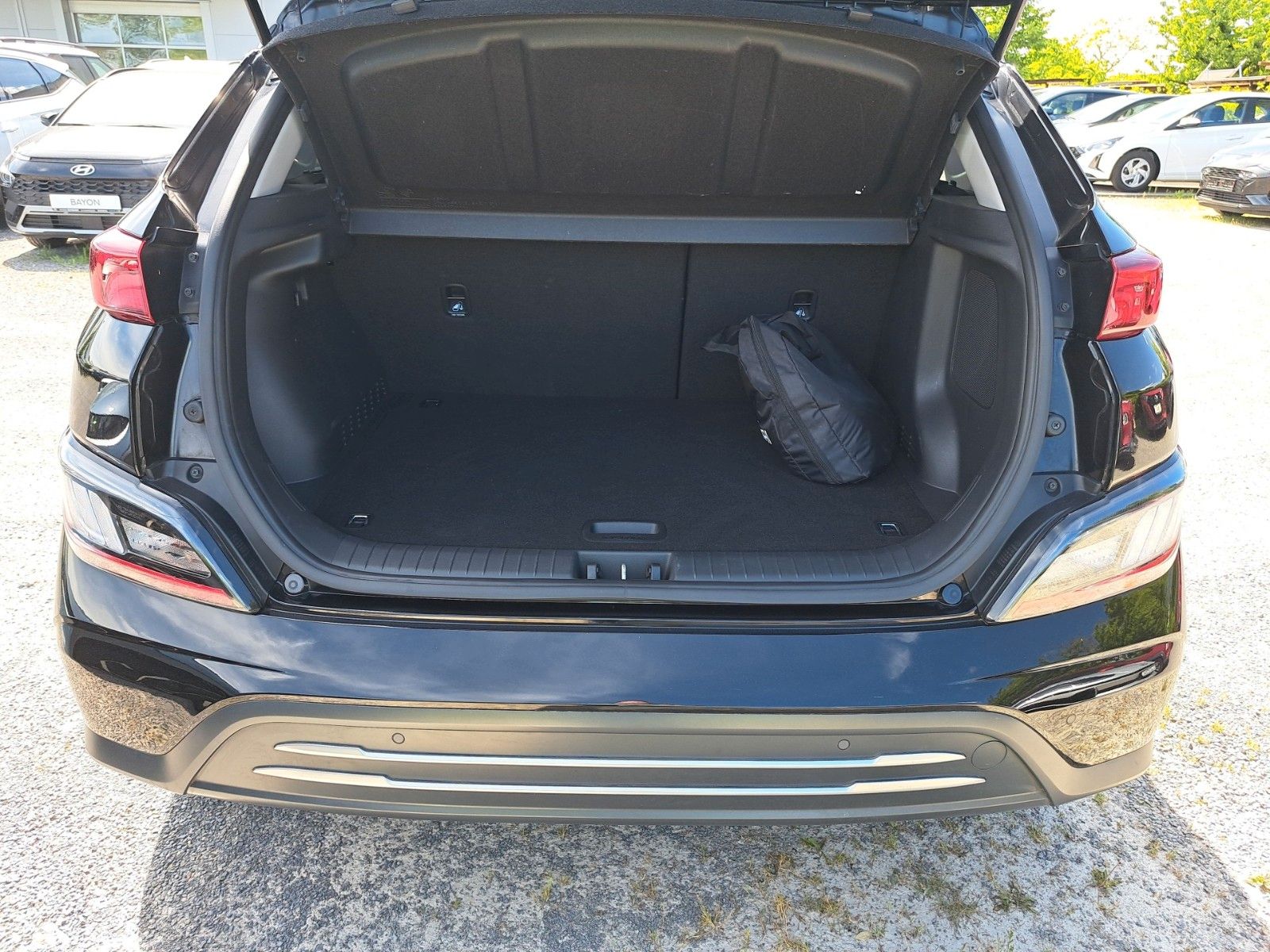 Fahrzeugabbildung Hyundai KONA Elektro 150KW / Wärmepumpe/Navi