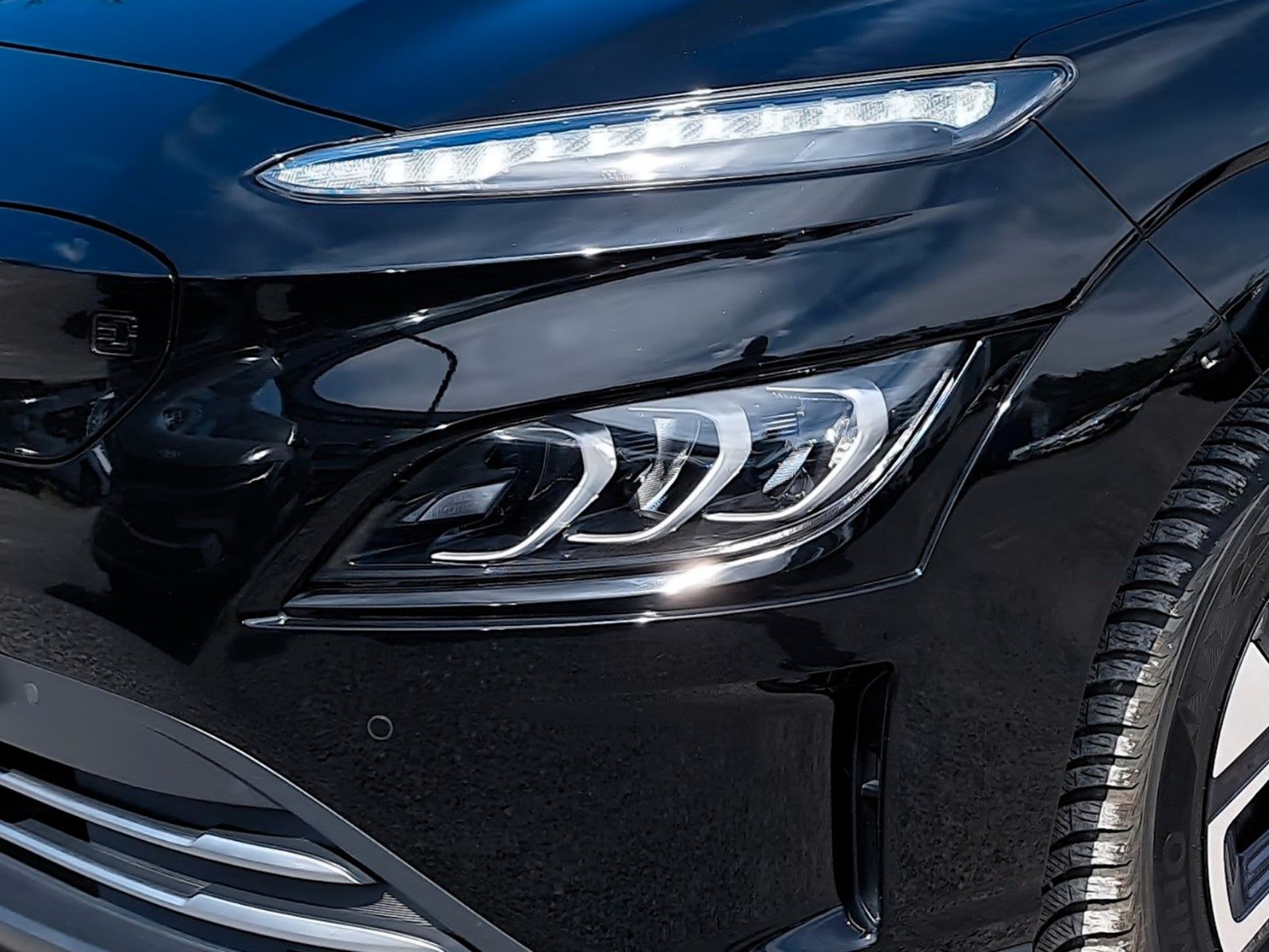 Fahrzeugabbildung Hyundai KONA Elektro 150KW / Wärmepumpe/Navi