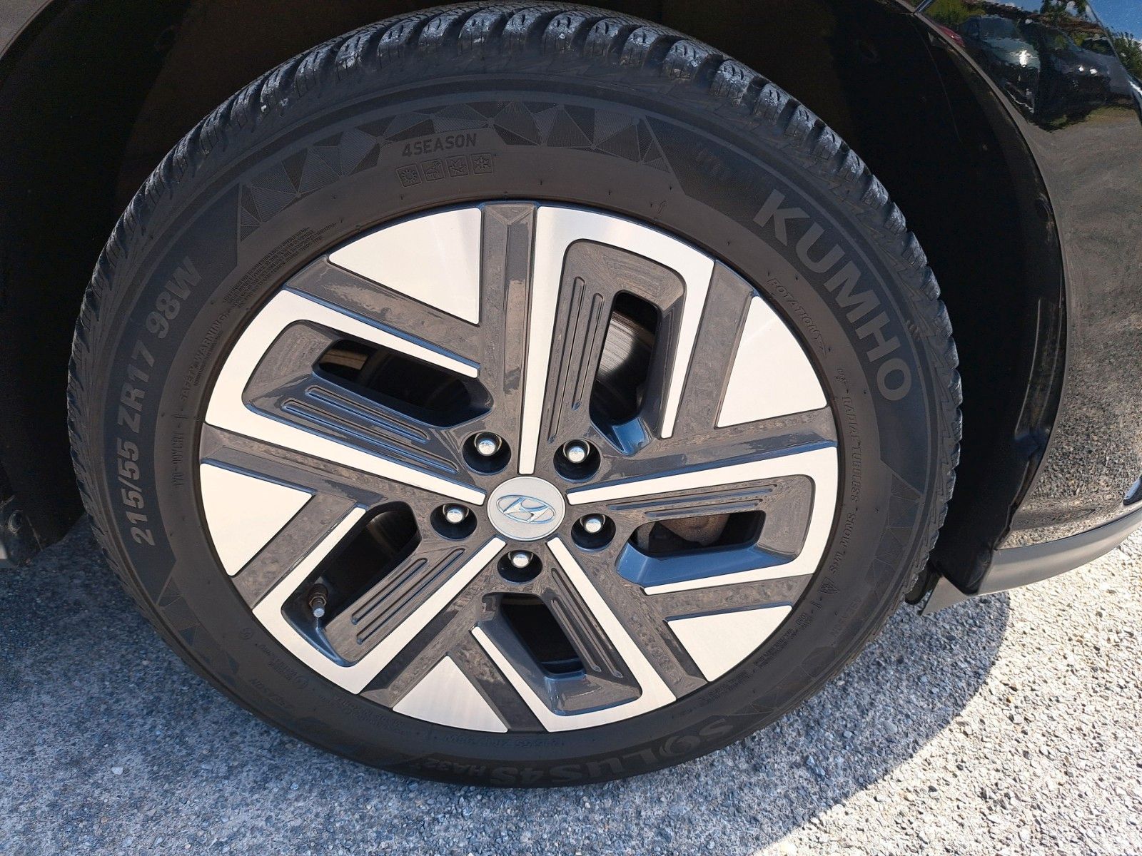 Fahrzeugabbildung Hyundai KONA Elektro 150KW / Wärmepumpe/Navi