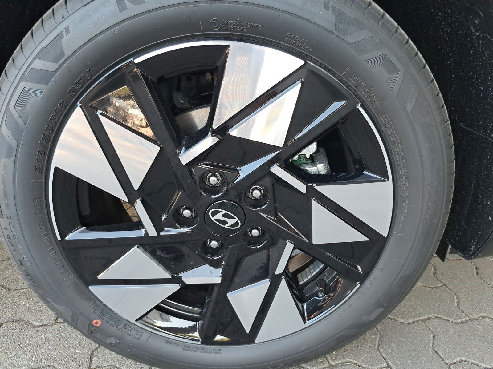 Fahrzeugabbildung Hyundai Kona Prime 2WD 170 PS/Navi/Elektr.Heckklappe