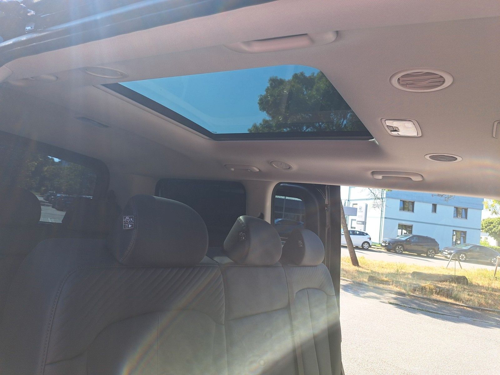 Fahrzeugabbildung Hyundai Staria Prime Hybrid 2WD 9-Sitzer