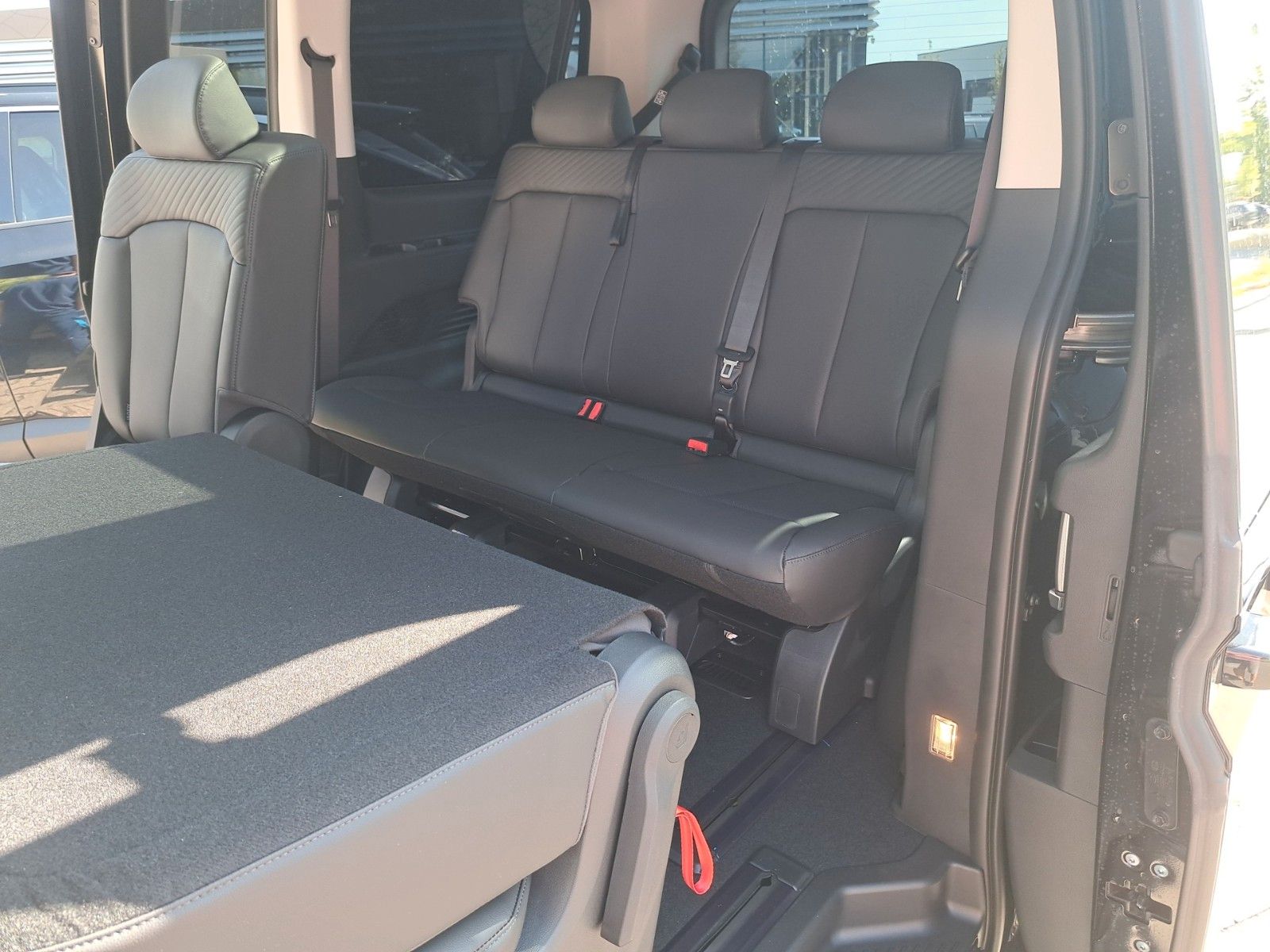 Fahrzeugabbildung Hyundai Staria Prime Hybrid 2WD 9-Sitzer