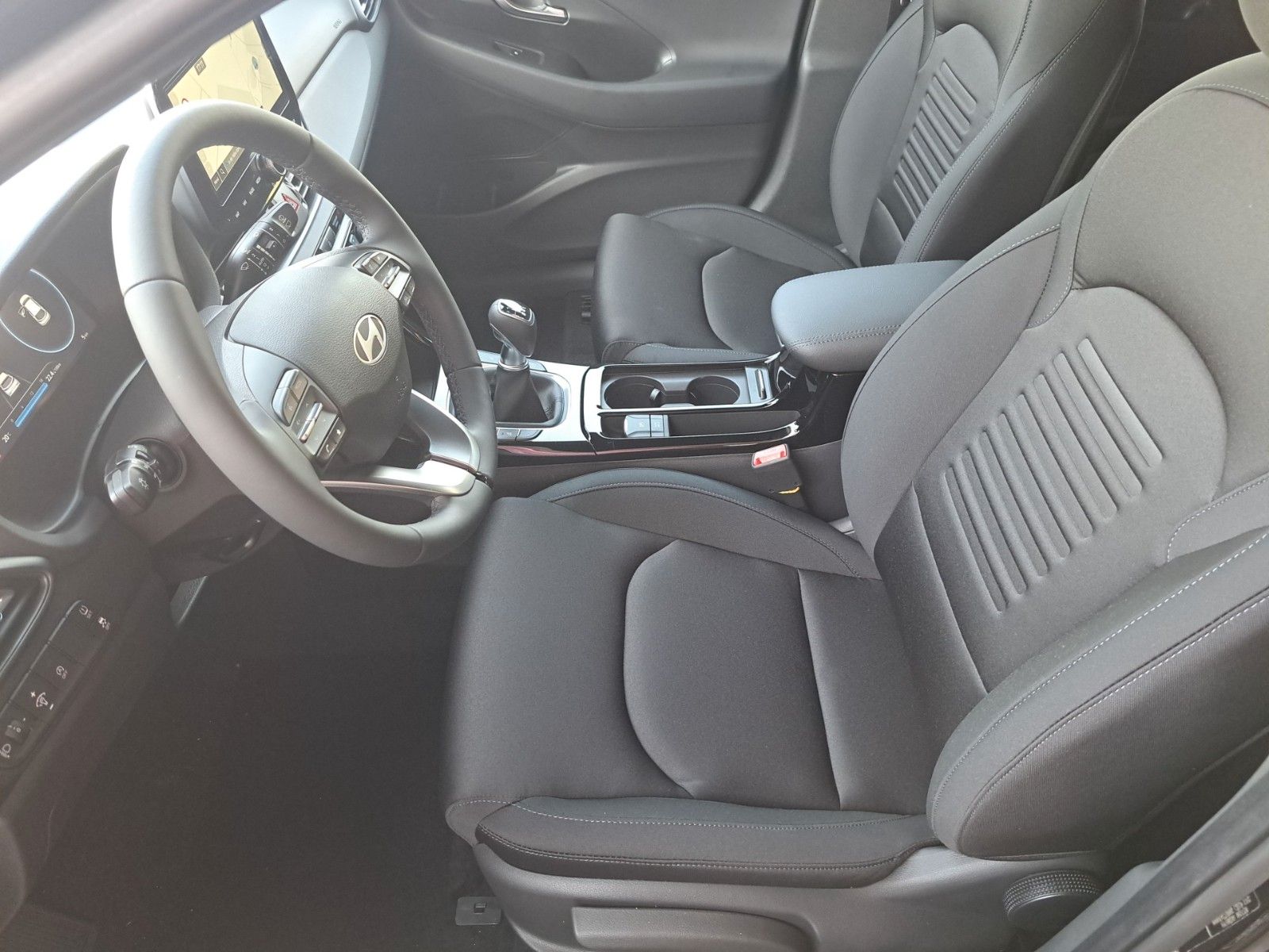 Fahrzeugabbildung Hyundai i30 cw Advantage Modelljahr 25 6-MT 100PS