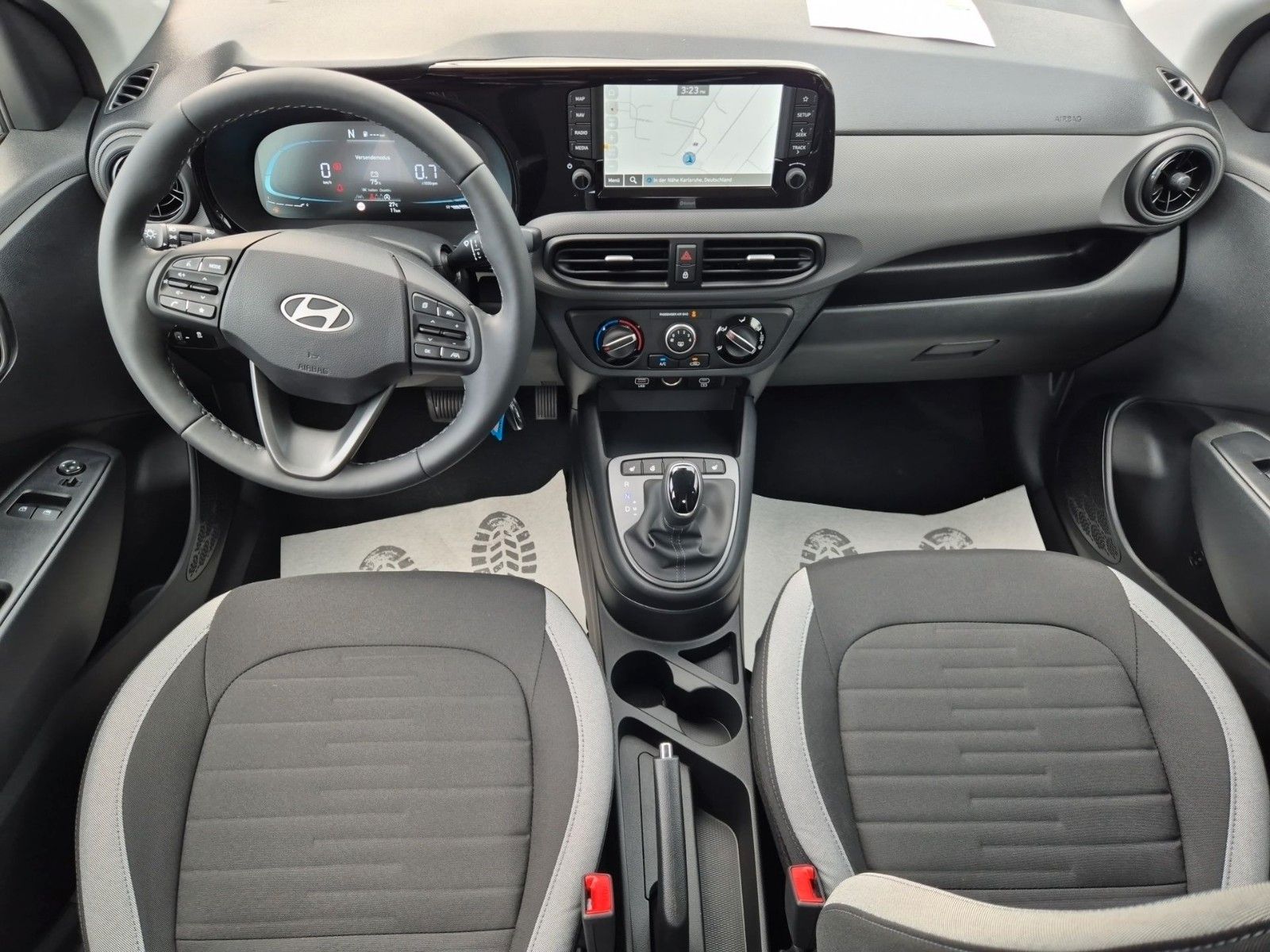 Fahrzeugabbildung Hyundai i10 Trend 1.0 Automatik  63PS Navi/Kamera/Sitzh.