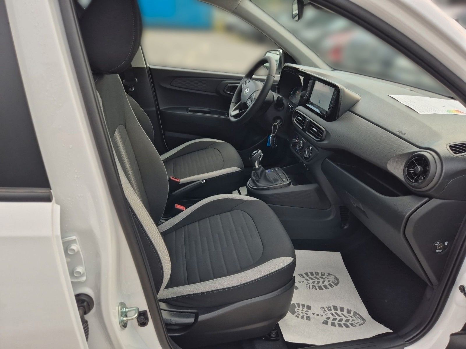 Fahrzeugabbildung Hyundai i10 Trend 1.0 Automatik  63PS Navi/Kamera/Sitzh.