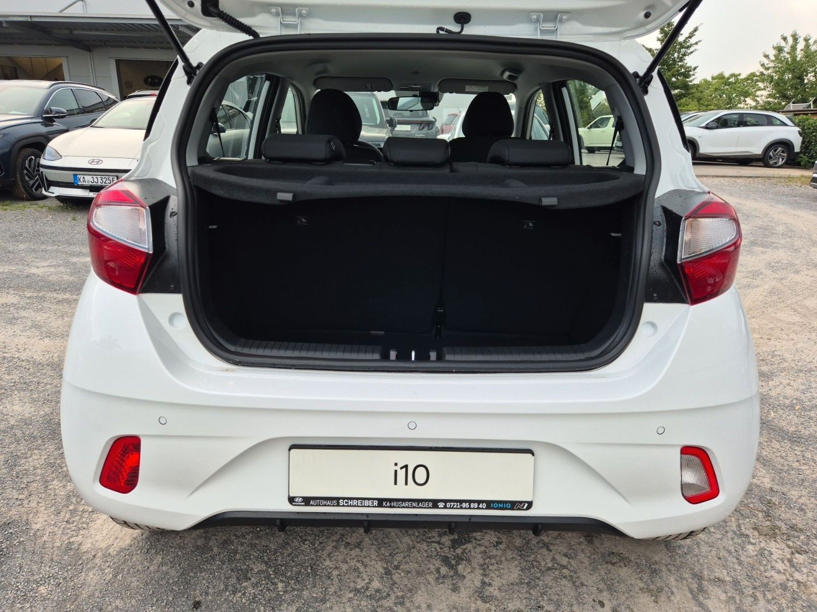 Fahrzeugabbildung Hyundai i10 Trend 1.0 Automatik  63PS Navi/Kamera/Sitzh.