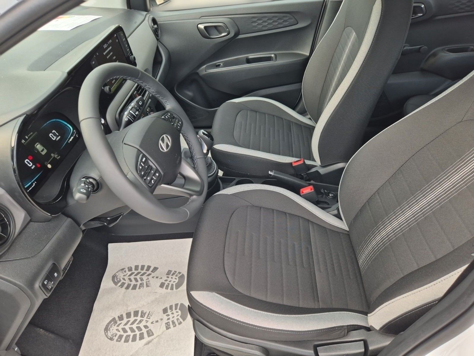 Fahrzeugabbildung Hyundai i10 Trend 1.0 Automatik  63PS Navi/Kamera/Sitzh.