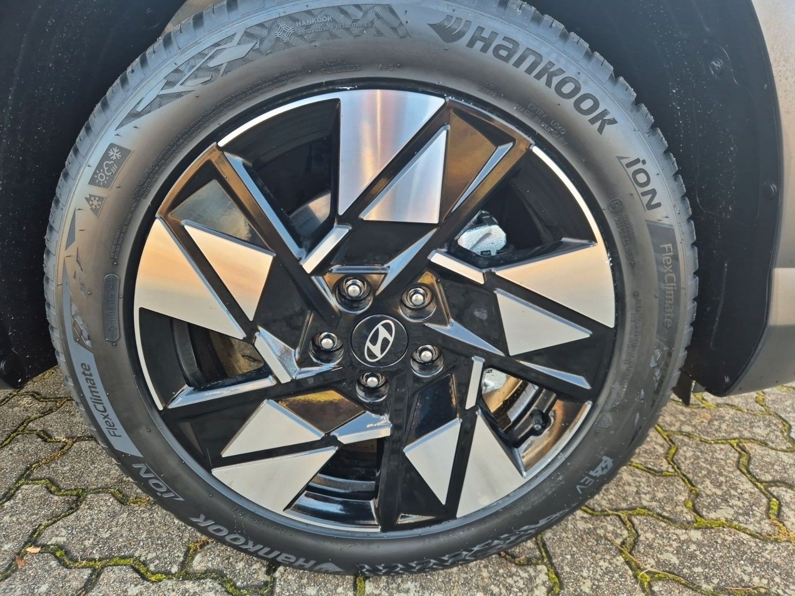 Fahrzeugabbildung Hyundai KONA Prime 1.6 T-GDi  150 PS/360° Kamera/18Zoll/