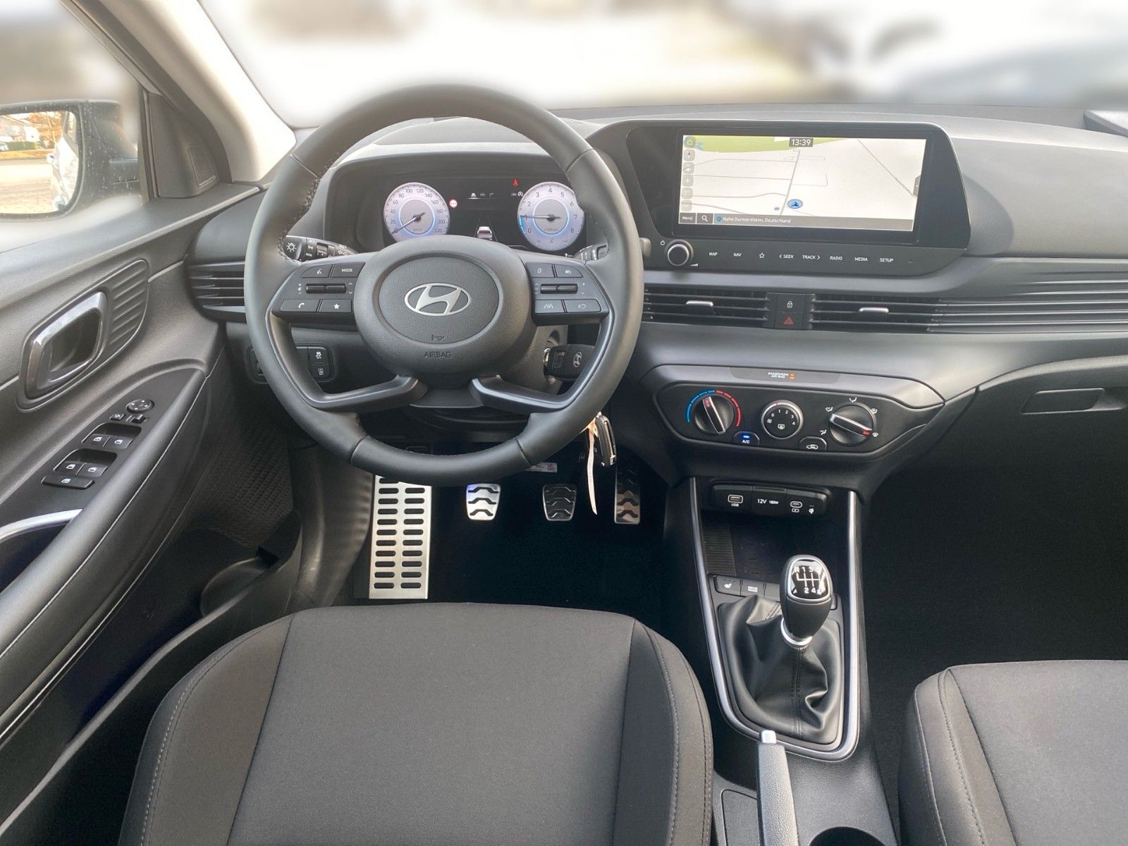 Fahrzeugabbildung Hyundai Trend 2WD 1.0 T-GDI (100 PS) 6-MT Navi/LED