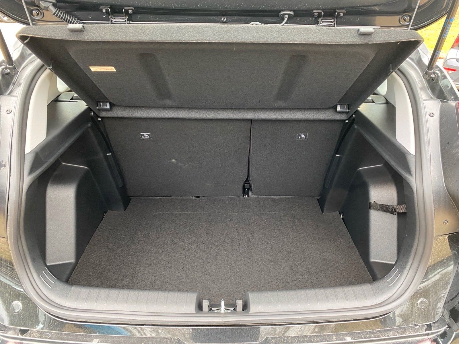 Fahrzeugabbildung Hyundai Select 1.0 T-GDI (100 PS) 6-MT 2WD