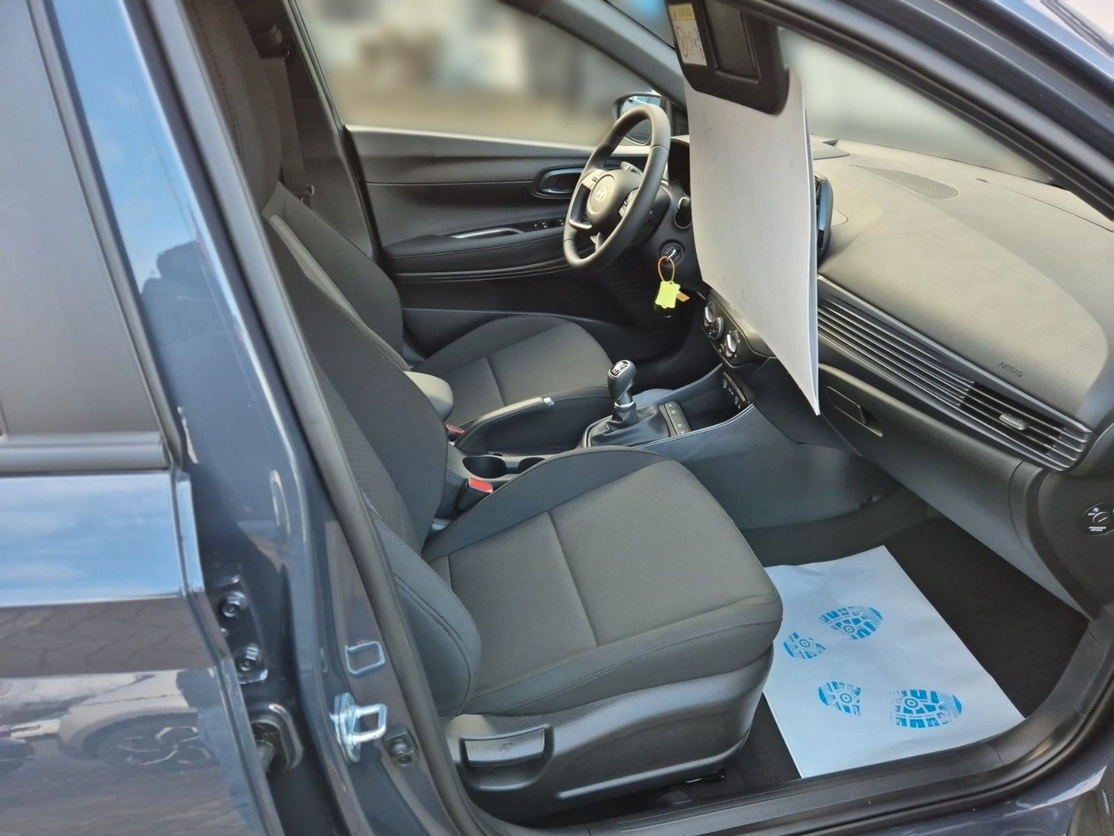 Fahrzeugabbildung Hyundai i20 1.0 T-GDI Blackline M/T 90PS /Alu/Navi/LED