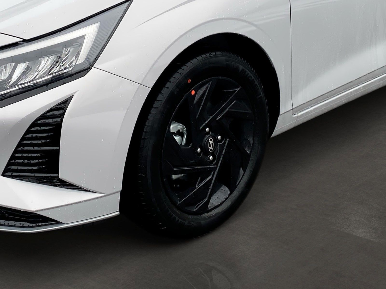 Fahrzeugabbildung Hyundai i20 1.0 T-GDI Blackline M/T 90PS /Alu/Navi/LED