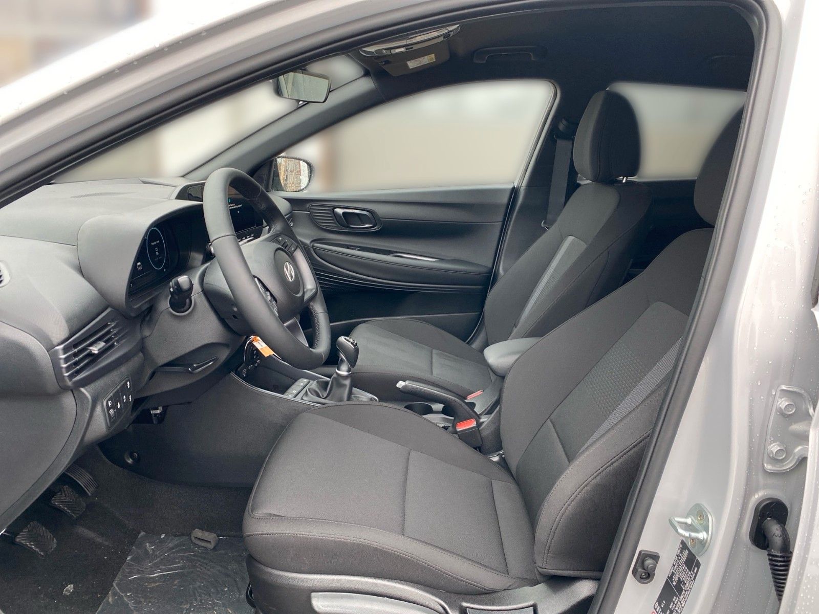 Fahrzeugabbildung Hyundai i20 1.0 T-GDI Blackline M/T 90PS /Alu/Navi/LED