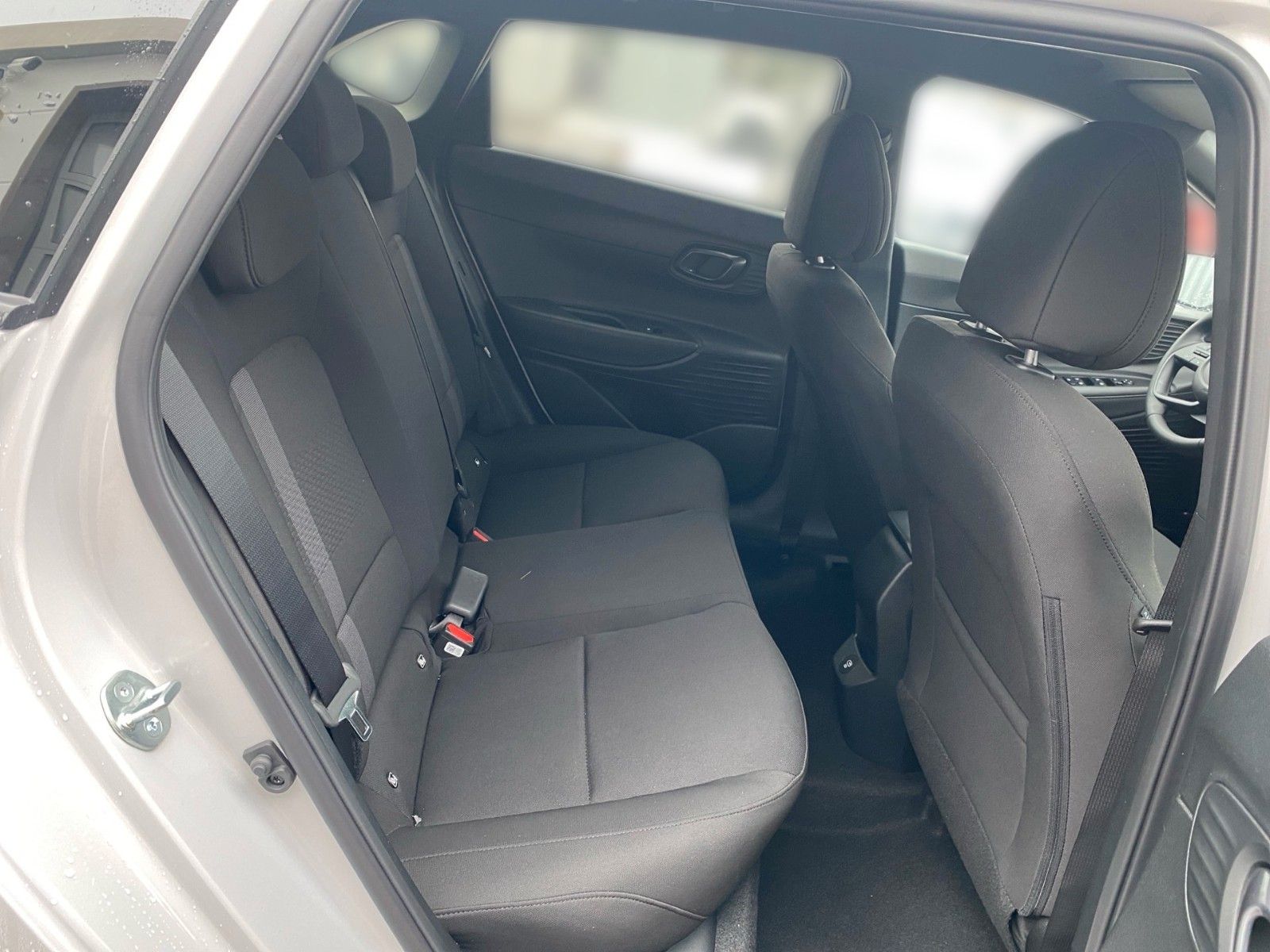 Fahrzeugabbildung Hyundai i20 1.0 T-GDI Blackline 7-DCT 90PS /Alu/Navi/LED