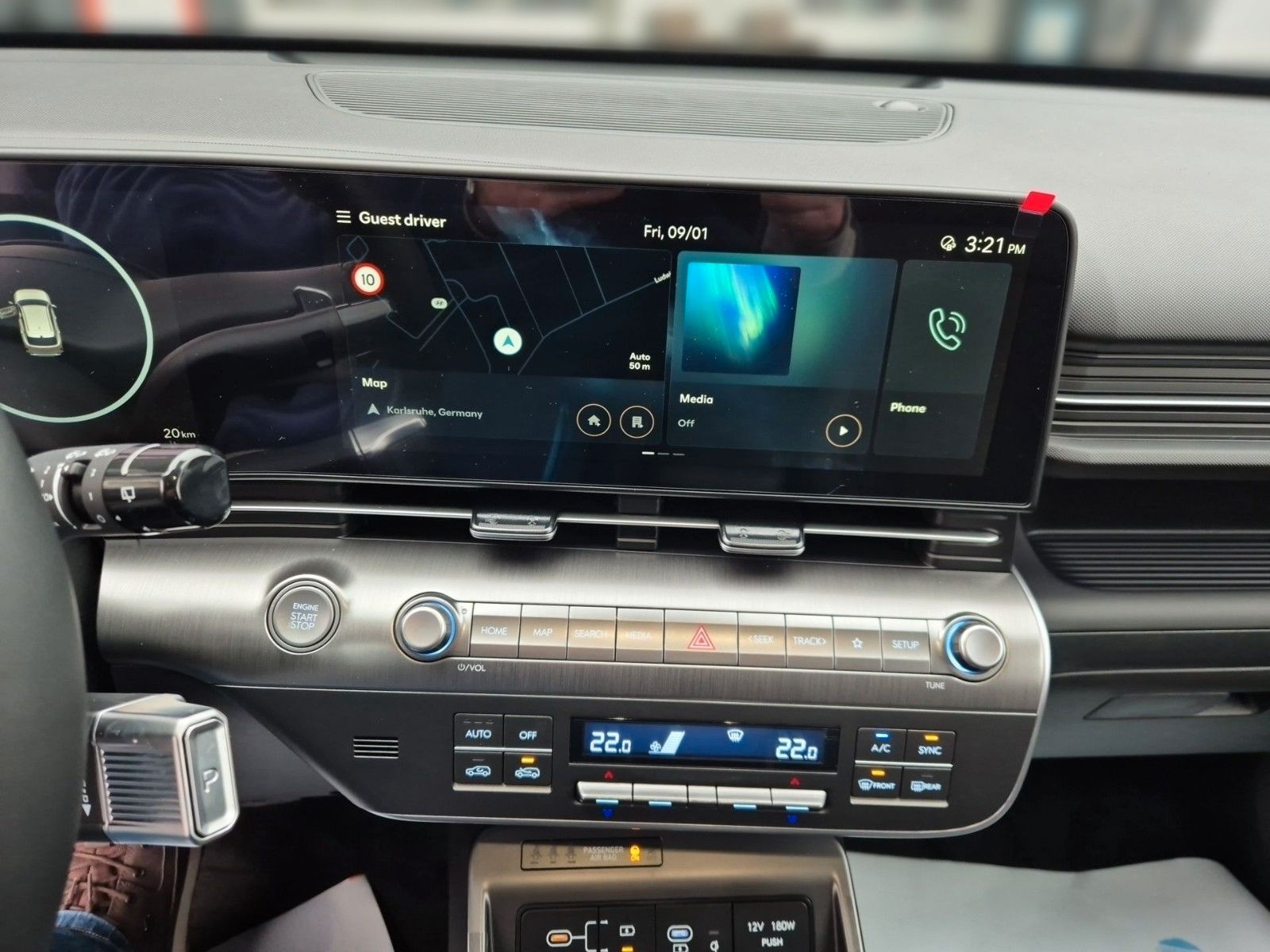 Fahrzeugabbildung Hyundai Kona Prime 4WD 170 PS/Navi/Glasschiebedach