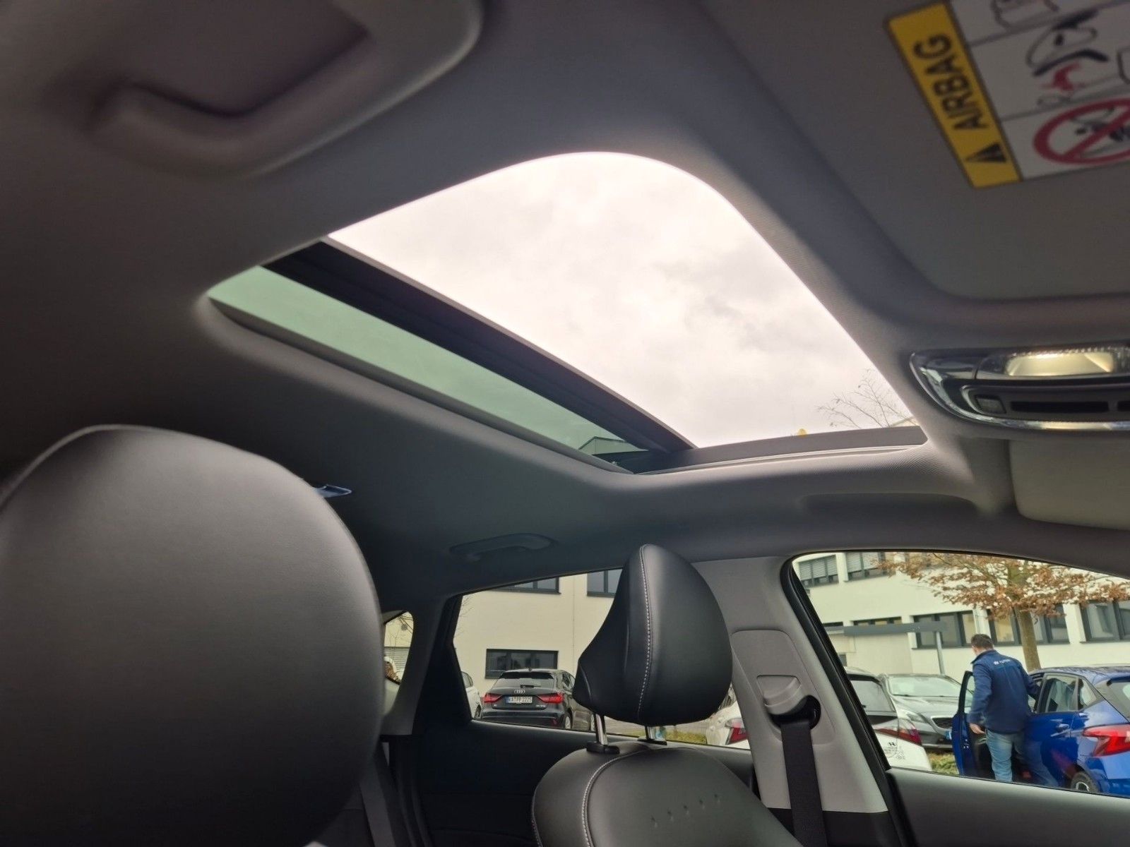 Fahrzeugabbildung Hyundai Kona Prime 4WD 170 PS/Navi/Glasschiebedach