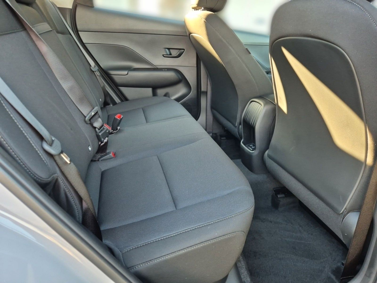 Fahrzeugabbildung Hyundai KONA Select 1.0 T-GDI (115 PS) 6-MT 2WD