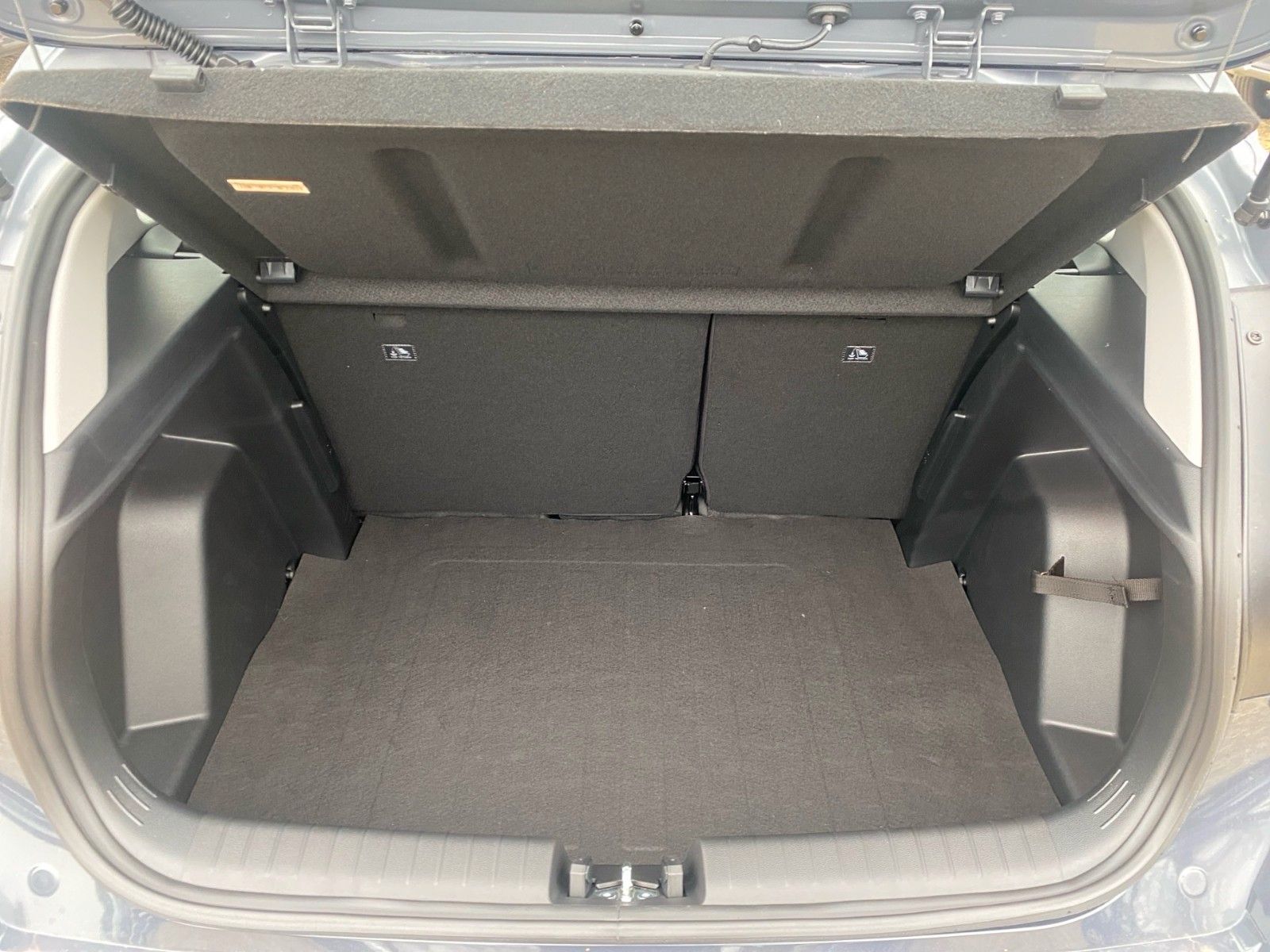 Fahrzeugabbildung Hyundai Select 1.0 T-GDI (100 PS) 6-MT 2WD Navi/Kamera