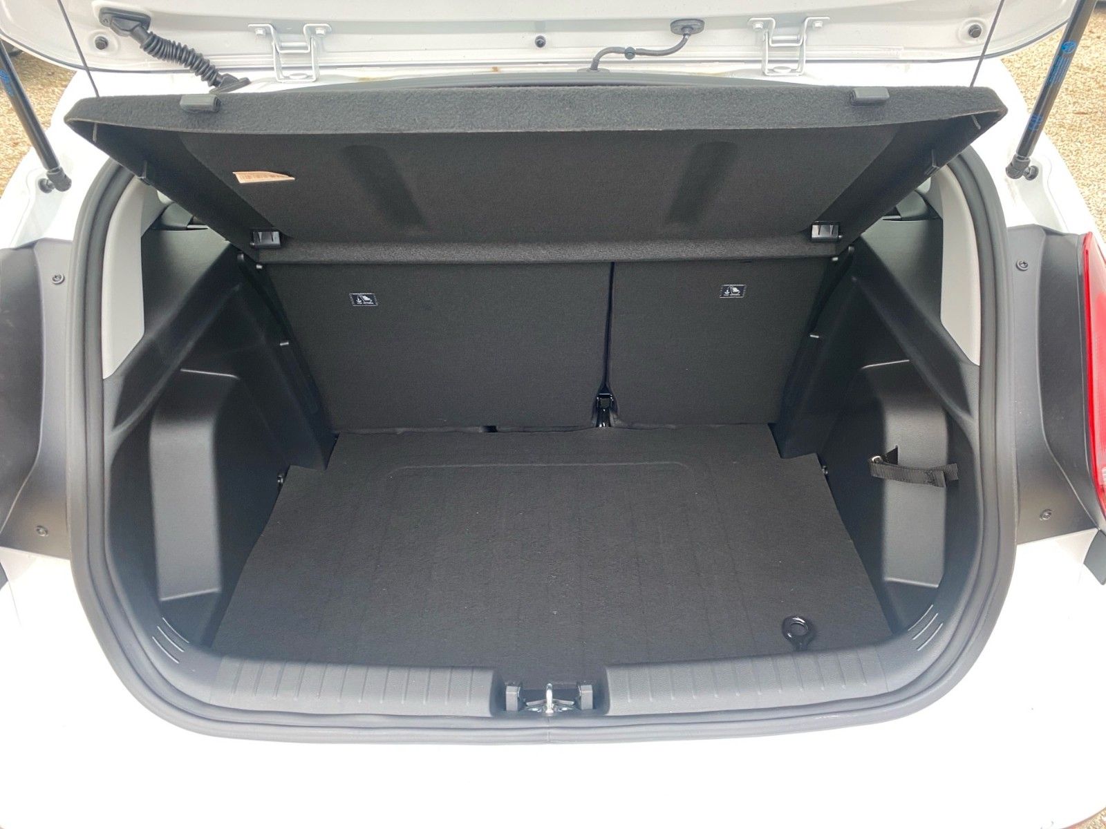 Fahrzeugabbildung Hyundai Select 1.0 T-GDI (100 PS) 6-MT 2WD Navi/Kamera