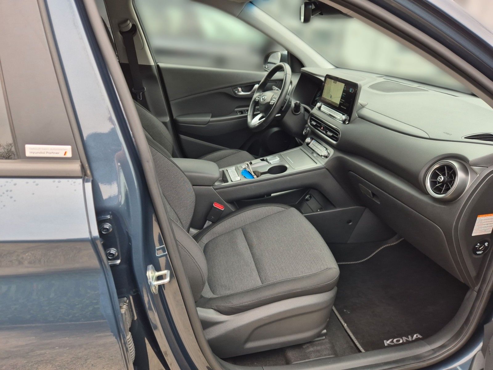 Fahrzeugabbildung Hyundai KONA Elektro Trend 100KW /Navigation/Head-up Dis