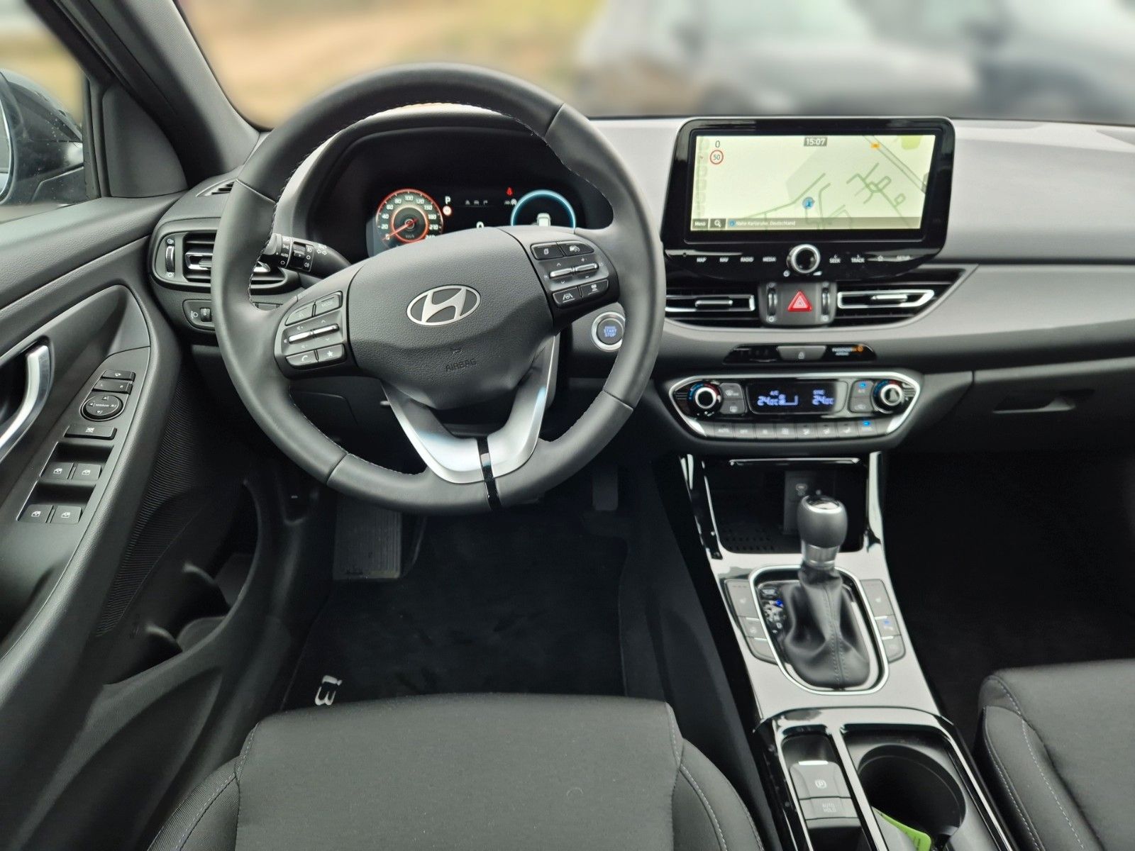 Fahrzeugabbildung Hyundai i30 Advantage + 100PS 7-DCT/LED/Navi/Sitzheizung