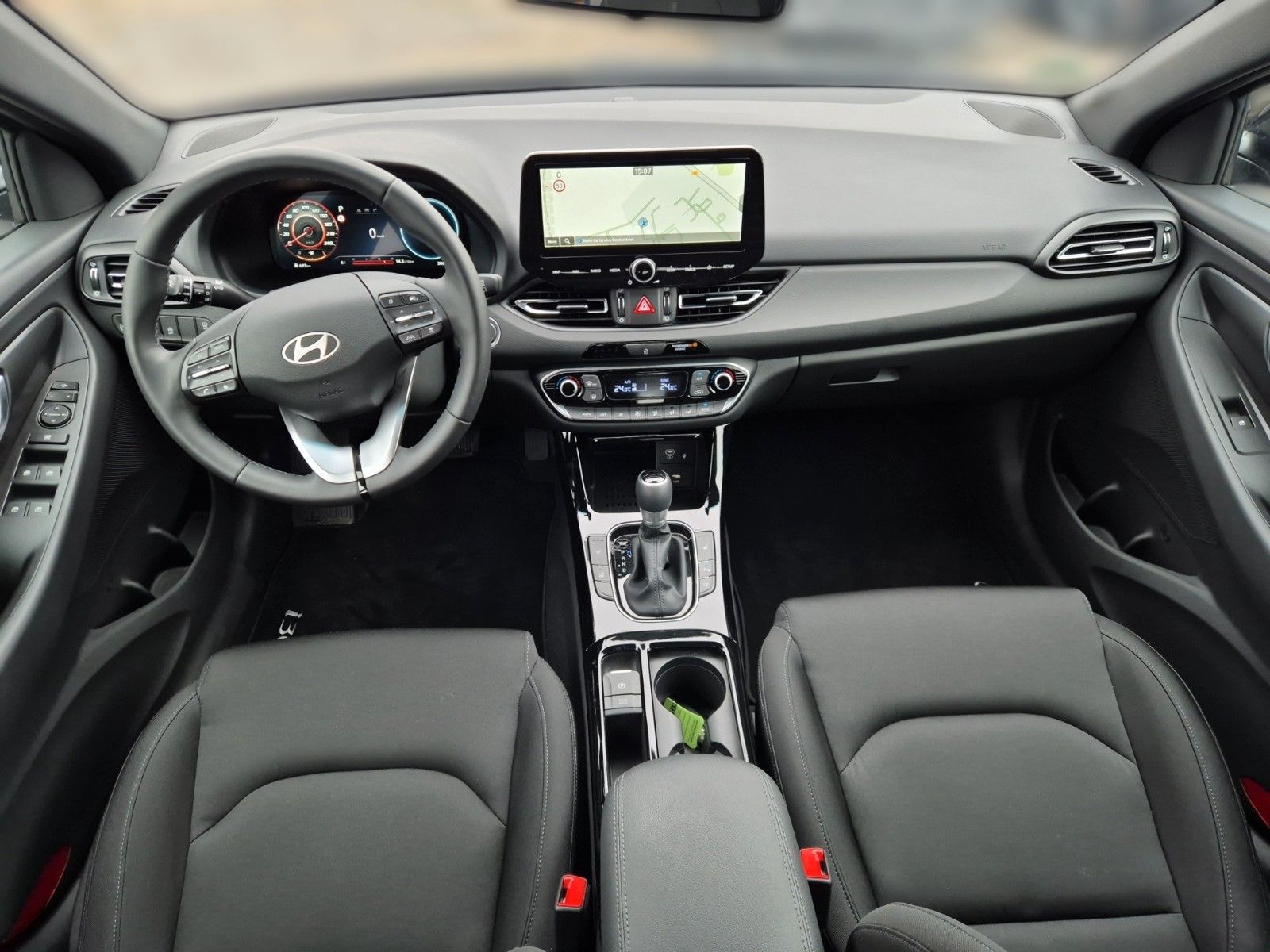 Fahrzeugabbildung Hyundai i30 Advantage + 100PS 7-DCT/LED/Navi/Sitzheizung