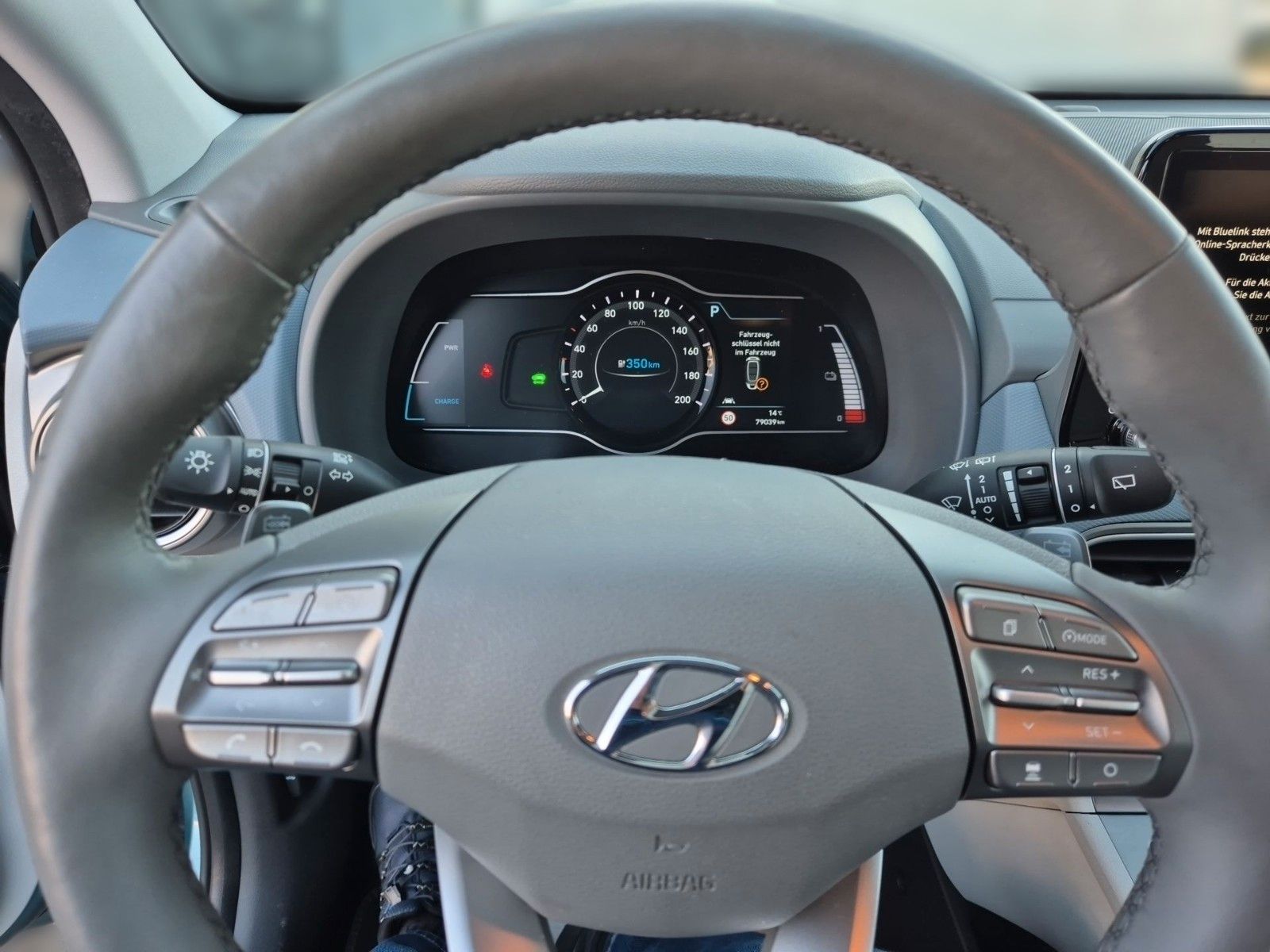 Fahrzeugabbildung Hyundai KONA Elektro 150KW PREMIUM 3 phasig/Leder/Navi
