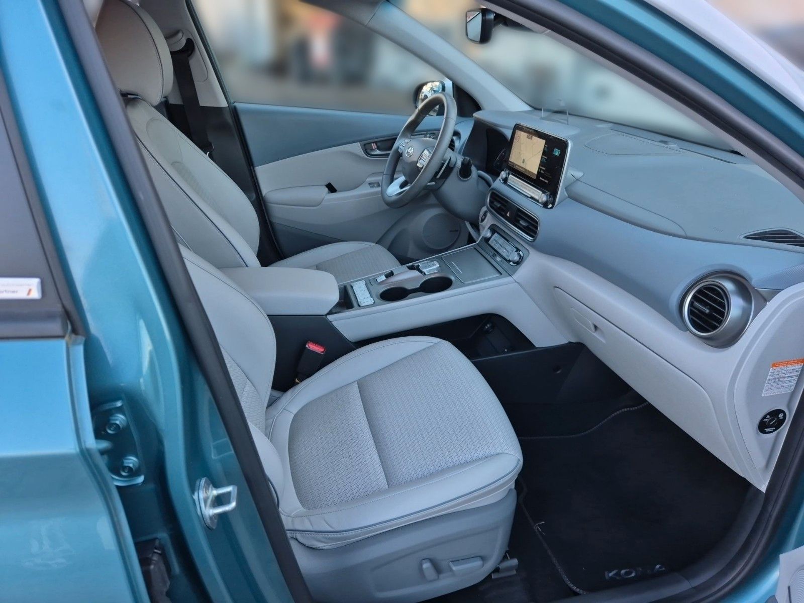 Fahrzeugabbildung Hyundai KONA Elektro 150KW PREMIUM 3 phasig/Leder/Navi
