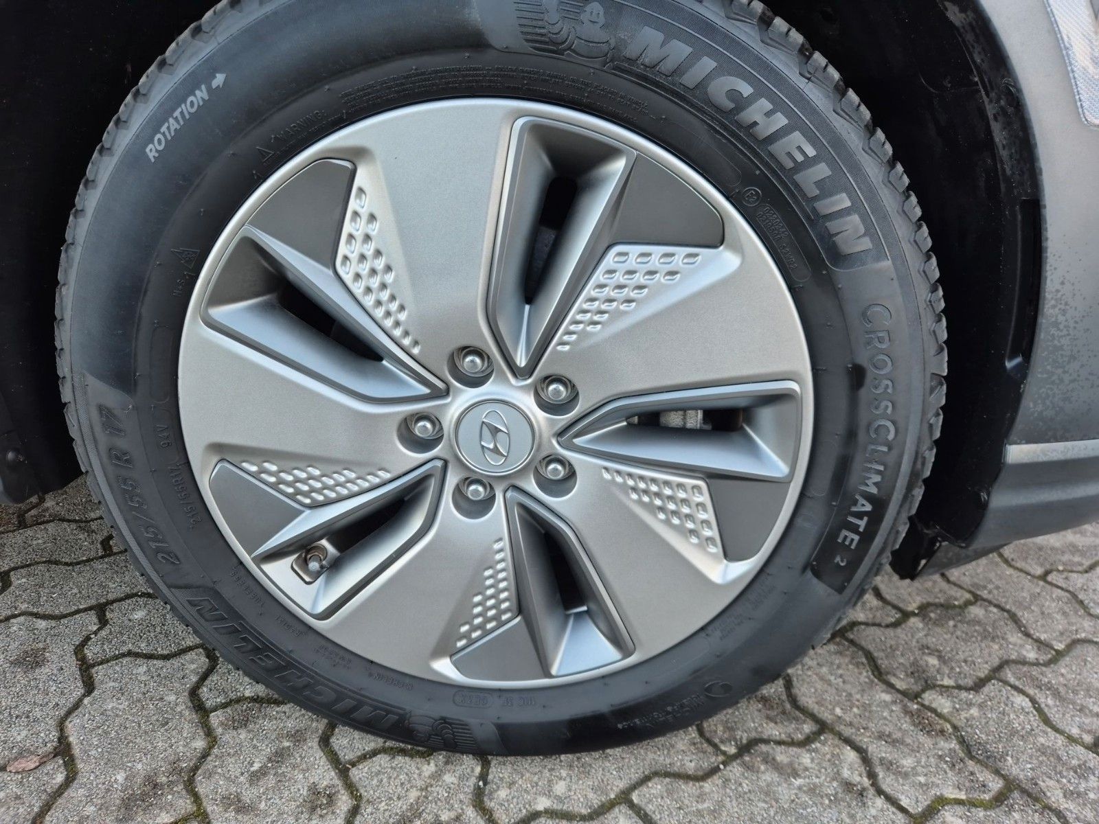 Fahrzeugabbildung Hyundai KONA Elektro 150KW PREMIUM 3 phasig/Leder/Navi