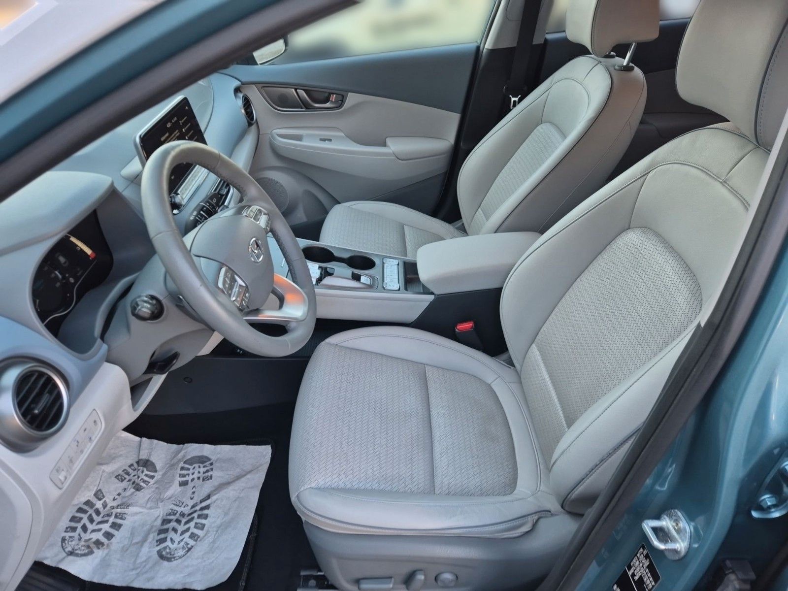 Fahrzeugabbildung Hyundai KONA Elektro 150KW PREMIUM 3 phasig/Leder/Navi