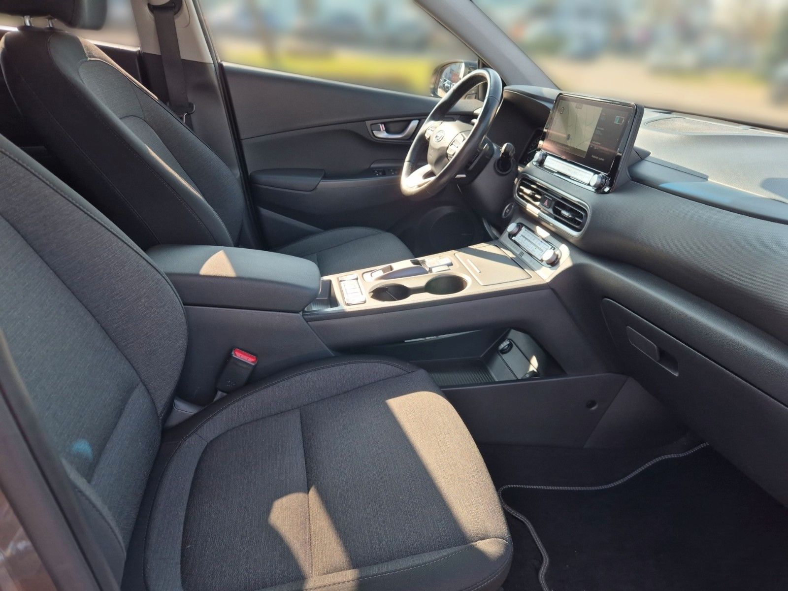 Fahrzeugabbildung Hyundai KONA Elektro 150KW PREMIUM 3 phasig/LED/Navi/