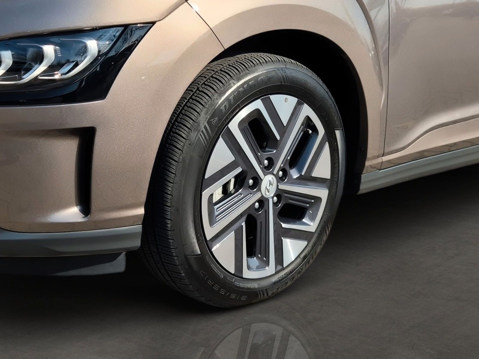 Fahrzeugabbildung Hyundai KONA Elektro 150KW PREMIUM 3 phasig/LED/Navi/